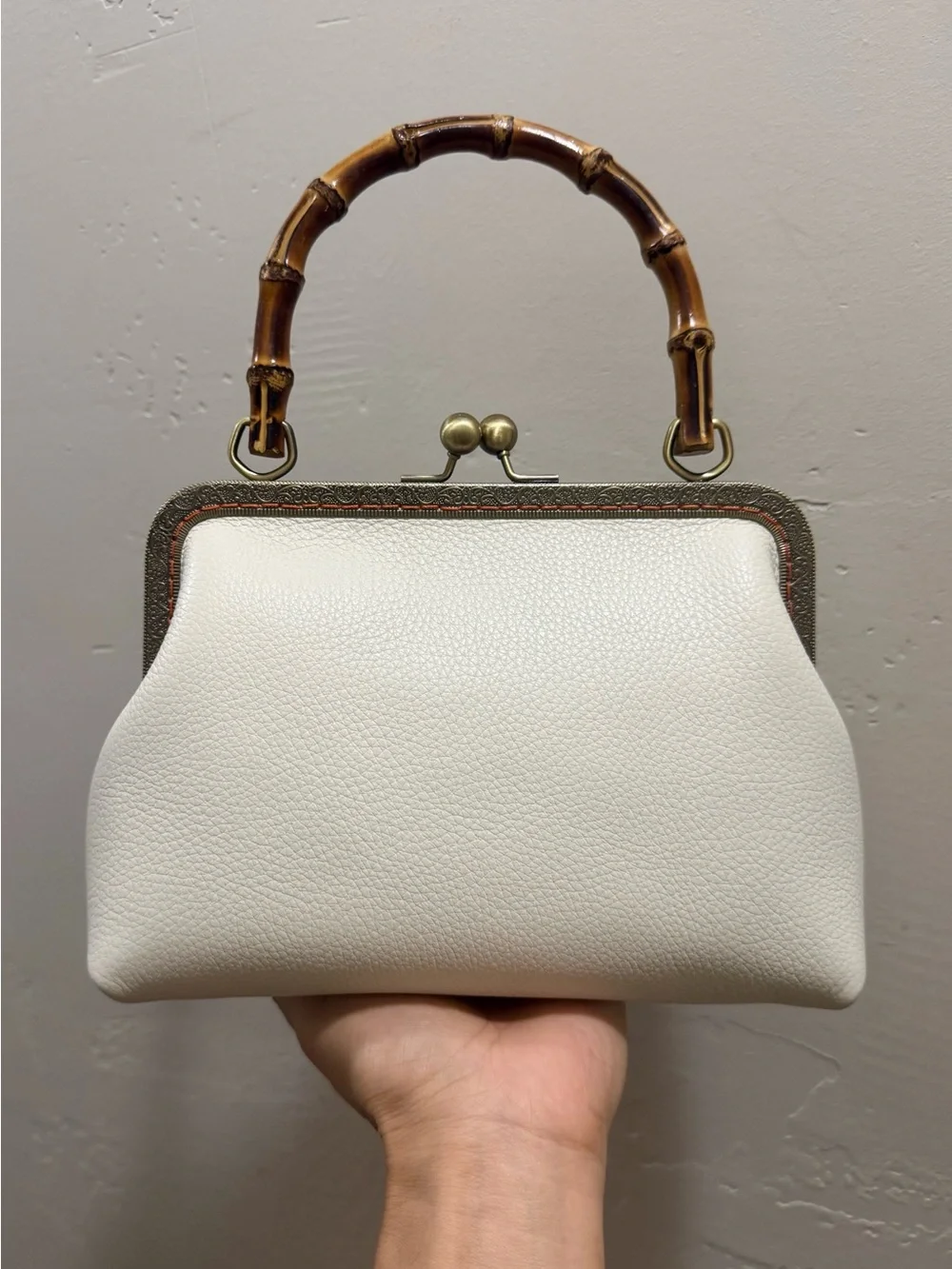 Handsewn Genuine Pebble Leather, Retro Style Kisslock & Bamboo Handle Bag Set